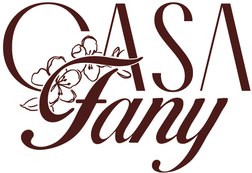 Logotipo del restaurante Casa Fany con flores decorativas en color marrón